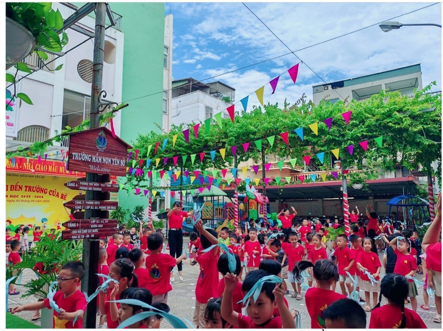 بچوں کو روزمرہ کی سرگرمیاں کرنے کے لیے سرسبز ماحول بنائیں۔ img-5675.jpg