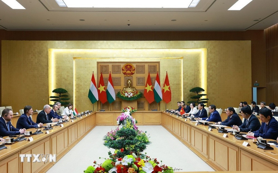Thủ tướng Phạm Minh Chính hội kiến Tổng thống Hungary Sulyok Tamas. (Ảnh: Dương Giang/TTXVN) Thủ tướng Phạm Minh Chính hội kiến Tổng thống Hungary Sulyok Tamas. (Ảnh: Dương Giang/TTXVN)