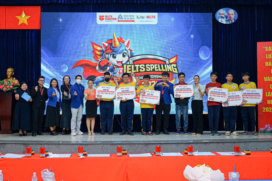 Các thí sinh trường THPT Lê Trọng Tấn nhận giải thưởng tại vòng sơ loại, cuộc thi IELTS Spelling Championship 2026.