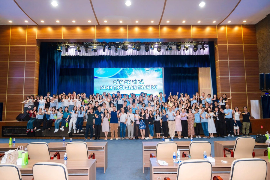 Mỗi kỳ tổng kết của VAM hàng năm, lại có thêm các “tinh hoa” tình nguyện đến giúp đỡ các sinh viên kiến tạo tương lai.