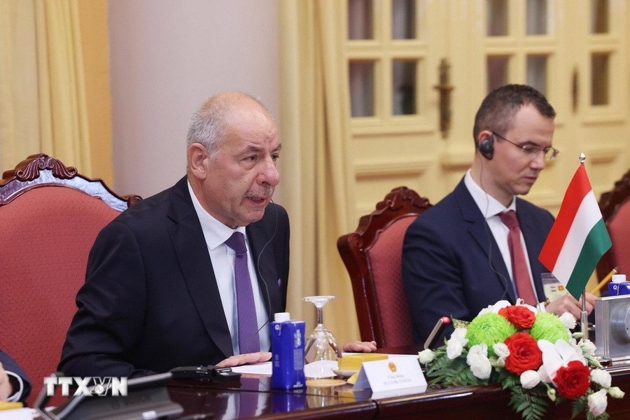 Tổng thống Hungary Sulyok Tamas phát biểu tại hội đàm. (Ảnh: Lâm Khánh/TTXVN) Tổng thống Hungary Sulyok Tamas phát biểu tại hội đàm. (Ảnh: Lâm Khánh/TTXVN)