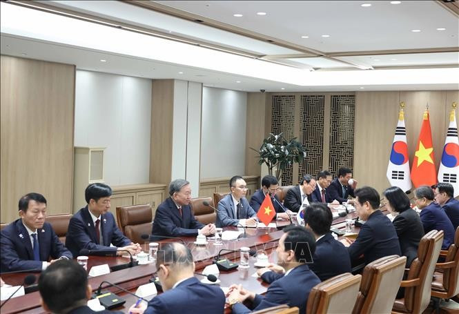 Tổng Bí thư Tô Lâm hội đàm với Tổng thống Hàn Quốc Lee Jae Myung. Ảnh: Thống Nhất/TTXVN