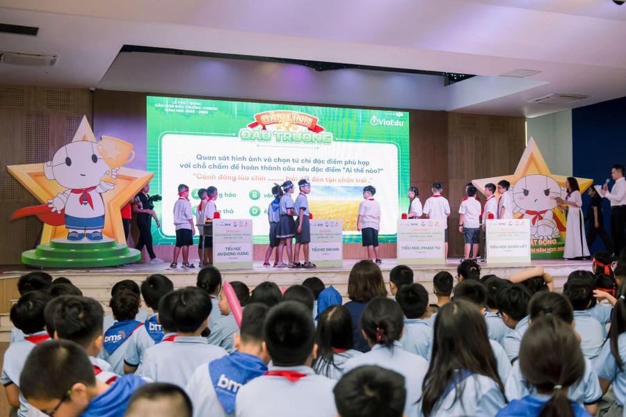 Các em học sinh tham gia Gameshow “Bản lĩnh đấu trường”. img-4746.jpg