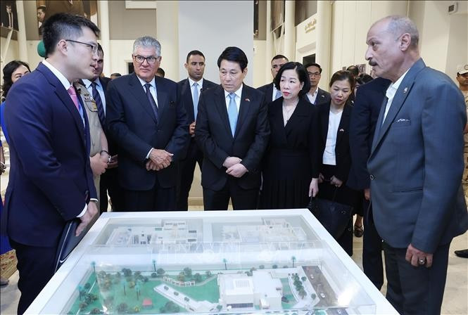Chủ tịch nước Lương Cường và Phu nhân tham quan Bảo tàng Gamal Abdel Nasser. (Ảnh: Lâm Khánh/TTXVN) Chủ tịch nước Lương Cường và Phu nhân tham quan Bảo tàng Gamal Abdel Nasser. (Ảnh: Lâm Khánh/TTXVN)
