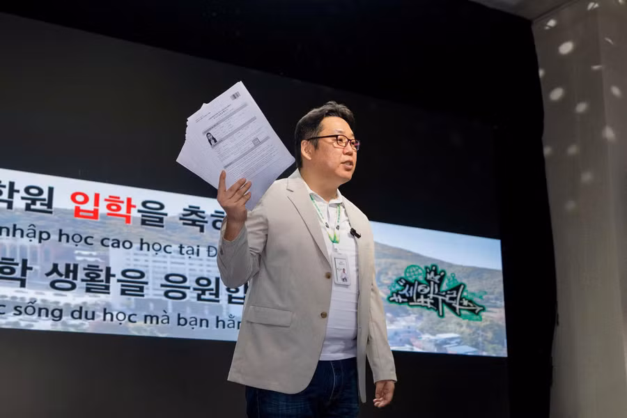 Thầy Jekal Kyudong.