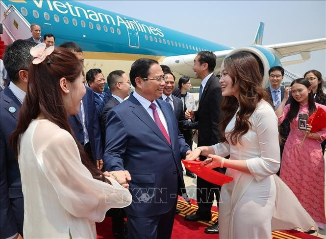 Học sinh, sinh viên Việt Nam tại Trung Quốc đón Thủ tướng Phạm Minh Chính. (Ảnh: Dương Giang/TTXVN) Học sinh, sinh viên Việt Nam tại Trung Quốc đón Thủ tướng Phạm Minh Chính. (Ảnh: Dương Giang/TTXVN)