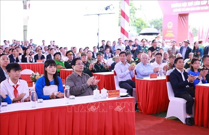 Thủ tướng Phạm Minh Chính dự Lễ khởi công tại điểm Trường nội trú liên cấp Tiểu học và Trung học cơ sở xã Yên Khương, Thanh Hóa. Ảnh: Dương Giang/TTXVN