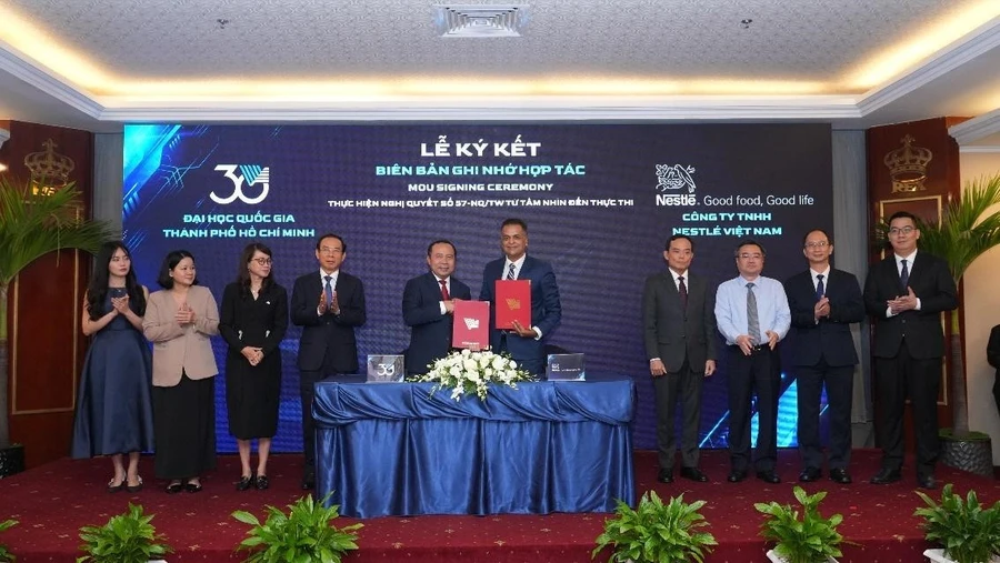 Đại học Quốc gia TP.HCM đã ký kết hợp tác với doanh nghiệp để thực thi mô hình “3 nhà.
