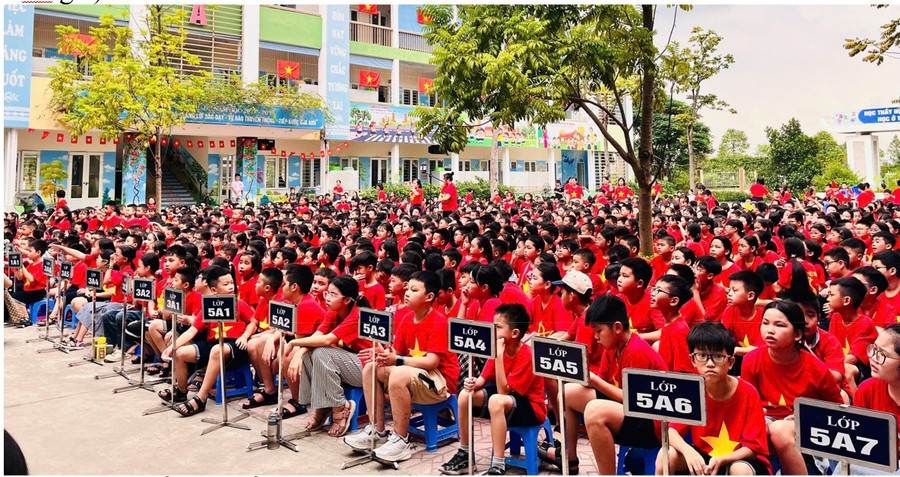 Tình trạng mất cân bằng giới tính khi sinh ở Hà Nội vẫn còn cao.