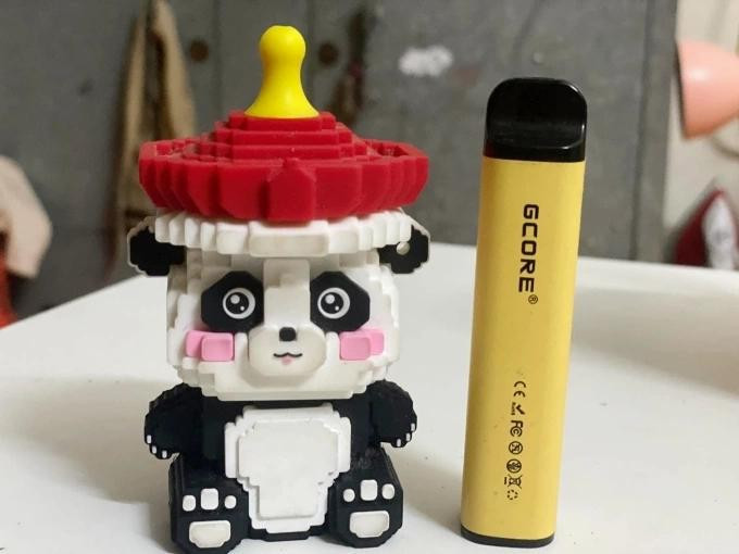 Thiết bị sử dụng thuốc lá điện tử của một học sinh. Ảnh: Phan Dương.