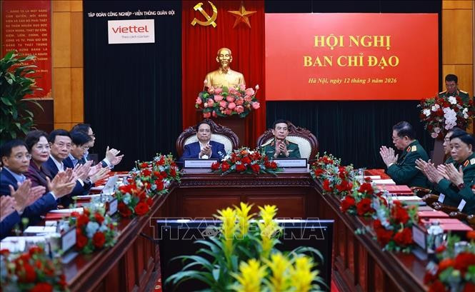 Thủ tướng Phạm Minh Chính làm việc với Bộ Quốc phòng và các bộ, ngành về kết quả hoạt động nghiên cứu, sản xuất, phát triển công nghiệp quốc phòng. Ảnh: Dương Giang/TTXVN