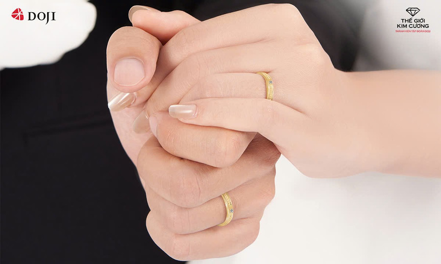 Thiết kế nhẫn kim cương hiện đại như được “đo ni đóng giày” để phù hợp với gu thẩm mỹ của từng cặp đôi. 28.jpg