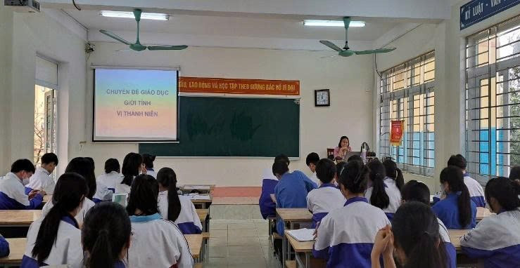 Truyền thông giáo dục nâng cao nhận thức cho trẻ vị thành niên về chăm sóc sức khỏe sinh sản, giới tính rất quan trọng. Ảnh TL 68.jpg