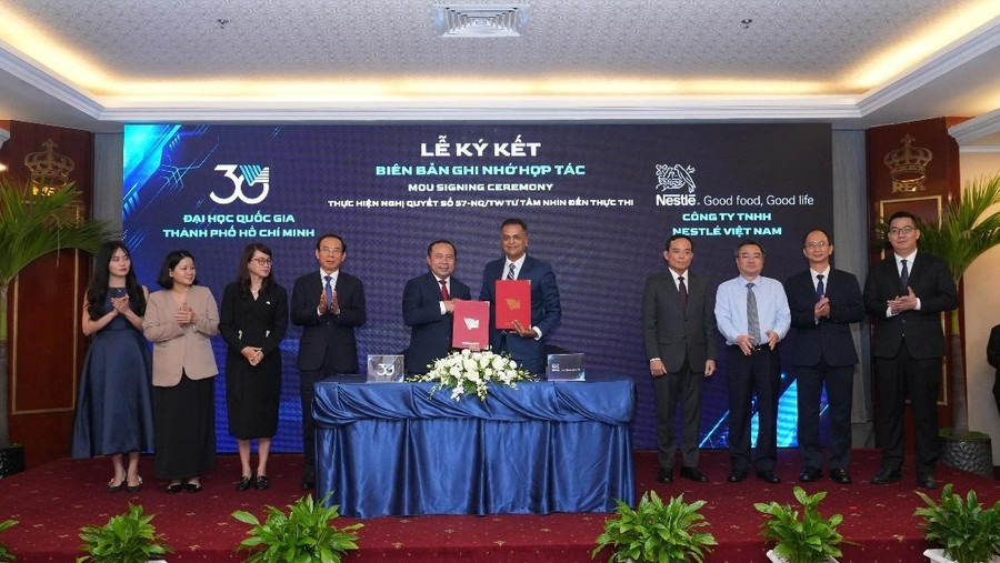 Đại học Quốc gia TP.HCM đã ký kết hợp tác với doanh nghiệp để thực thi mô hình “3 nhà.
