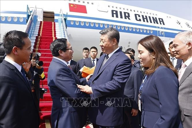 Thủ tướng Phạm Minh Chính chủ trì Lễ tiễn Tổng Bí thư, Chủ tịch nước Trung Quốc Tập Cận Bình tại Sân bay quốc tế Nội Bài. (Ảnh: Doãn Tấn/TTXVN)