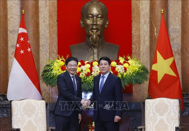 Chủ tịch nước Lương Cường tiếp Thủ tướng Singapore Lawrence Wong. (Ảnh: Lâm Khánh/TTXVN)