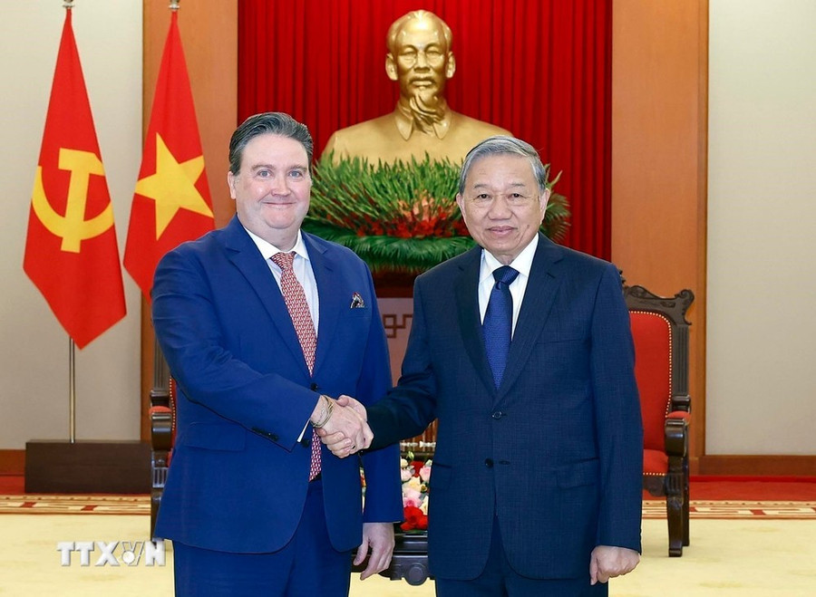 Tổng Bí thư Tô Lâm tiếp Đại sứ Hoa Kỳ tại Việt Nam Marc Evans Knapper. (Ảnh: Thống Nhất/TTXVN)