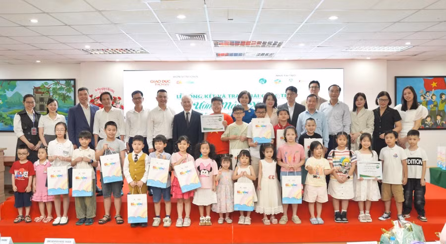 Cầu Vồng Tuổi thơ tổng kết cuộc thi “Ươm mầm xanh, gieo hạnh phúc”