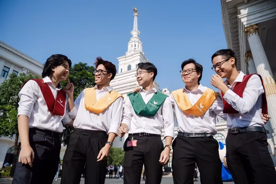 Tỷ lệ giảng viên, sinh viên tại VinUni tương đương các đại học Ivy League hàng đầu thế giới (1 giảng viên /11 sinh viên).