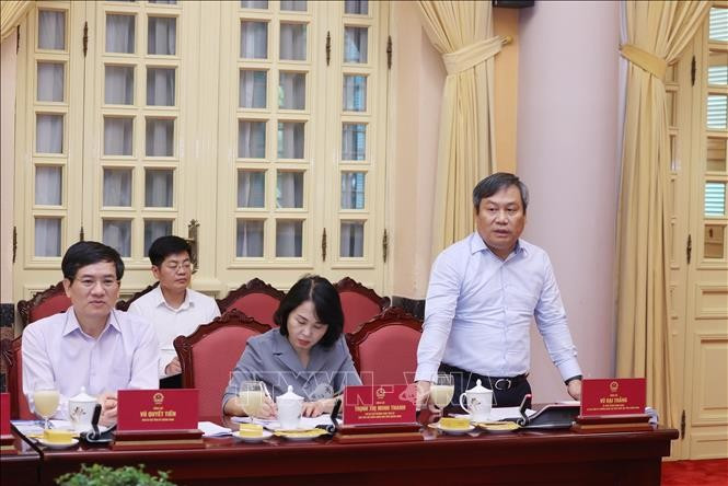 Uỷ viên Trung ương Đảng, Bí thư Tỉnh uỷ Quảng Ninh Vũ Đại Thắng phát biểu. (Ảnh: Lâm Khánh/TTXVN) Uỷ viên Trung ương Đảng, Bí thư Tỉnh uỷ Quảng Ninh Vũ Đại Thắng phát biểu. (Ảnh: Lâm Khánh/TTXVN)