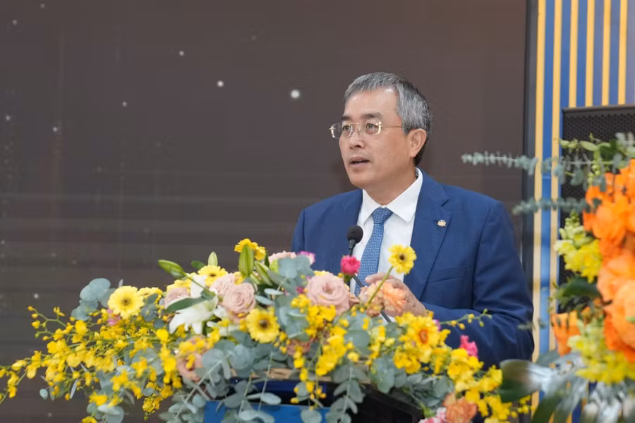 Ông Đặng Ngọc Hòa - Chủ tịch HĐQT Vietnam Airlines phát biểu tại sự kiện công bố chứng nhận EASA ppt 147.