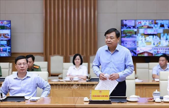 Thứ trưởng Bộ Nông nghiệp và Môi trường Nguyễn Hoàng Hiệp báo cáo thiệt hại do bão số 10. Ảnh: Dương Giang/TTXVN Thứ trưởng Bộ Nông nghiệp và Môi trường Nguyễn Hoàng Hiệp báo cáo thiệt hại do bão số 10. Ảnh: Dương Giang/TTXVN