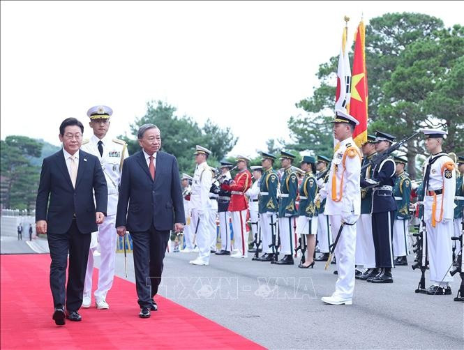 Tổng thống Lee Jae Myung chủ trì Lễ đón Tổng Bí thư Tô Lâm thăm cấp Nhà nước Hàn Quốc. (Ảnh: Thống Nhất/TTXVN) Tổng thống Lee Jae Myung chủ trì Lễ đón Tổng Bí thư Tô Lâm thăm cấp Nhà nước Hàn Quốc. (Ảnh: Thống Nhất/TTXVN)