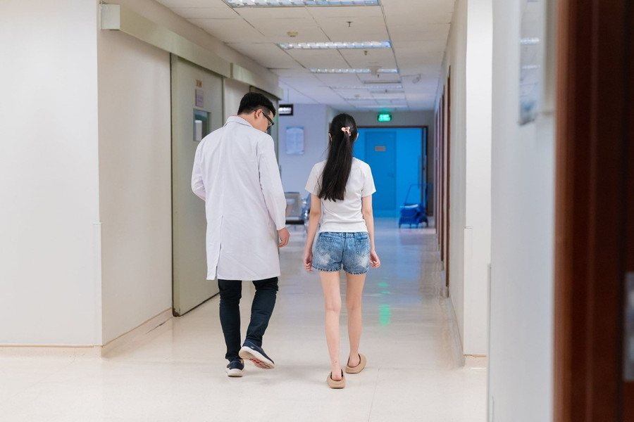 Bệnh nhi hồi phục 90% khả năng đi lại. 50-710.jpg