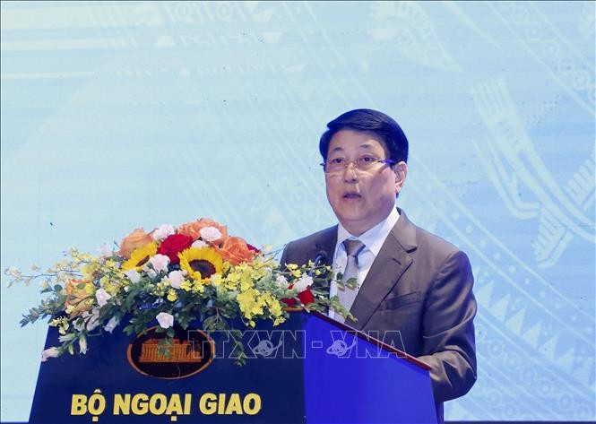 Chủ tịch nước Lương Cường phát biểu tại Hội thảo khoa học quốc tế “50 năm thống nhất đất nước: Vai trò kiến tạo hòa bình của ngoại giao trong lịch sử và hiện tại”. Ảnh: Lâm Khánh/TTXVN