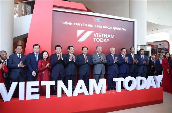 Tổng Bí thư Tô Lâm và các đại biểu tại lễ ra mắt và phát sóng chính thức Kênh Truyền hình đối ngoại Quốc gia - Vietnam Today. (Ảnh: Thống Nhất/TTXVN) Tổng Bí thư Tô Lâm và các đại biểu tại lễ ra mắt và phát sóng chính thức Kênh Truyền hình đối ngoại Quốc gia - Vietnam Today. (Ảnh: Thống Nhất/TTXVN)