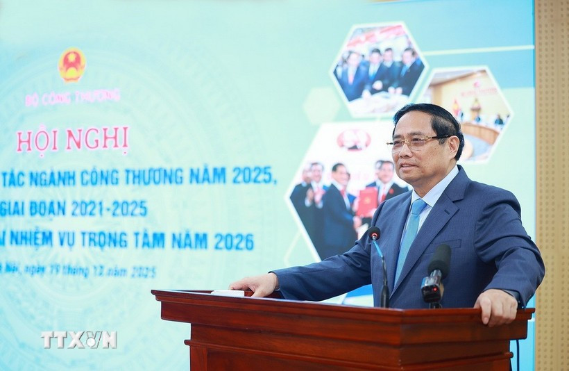 Thủ tướng Phạm Minh Chính phát biểu chỉ đạo Hội nghị triển khai nhiệm vụ trọng tâm năm 2026 ngành công thương. (Ảnh: Dương Giang/TTXVN)