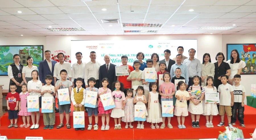 Cầu Vồng Tuổi thơ tổng kết cuộc thi “Ươm mầm xanh, gieo hạnh phúc”