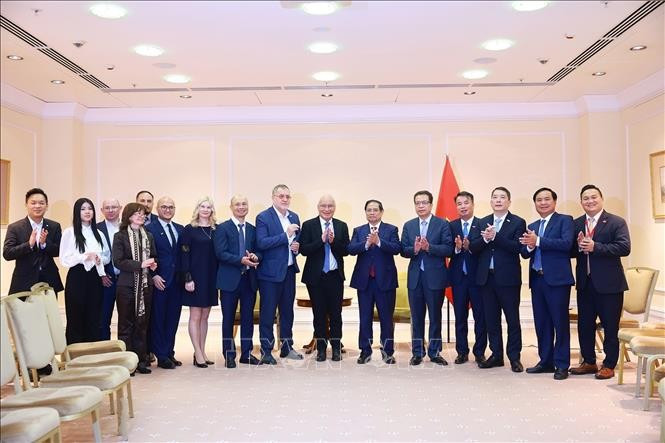 Thủ tướng Phạm Minh Chính tiếp đại diện lãnh đạo Tập đoàn TH True Milk của Việt Nam đang đầu tư tại Liên bang Nga. Ảnh: Dương Giang/TTXVN