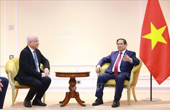 Thủ tướng Phạm Minh Chính tiếp đại diện lãnh đạo Tập đoàn TH True Milk của Việt Nam đang đầu tư tại Liên bang Nga. Ảnh: Dương Giang/TTXVN