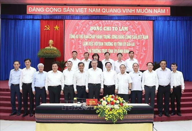 Tổng Bí thư Tô Lâm và các đại biểu. (Ảnh: Thống Nhất/TTXVN) Tổng Bí thư Tô Lâm và các đại biểu. (Ảnh: Thống Nhất/TTXVN)