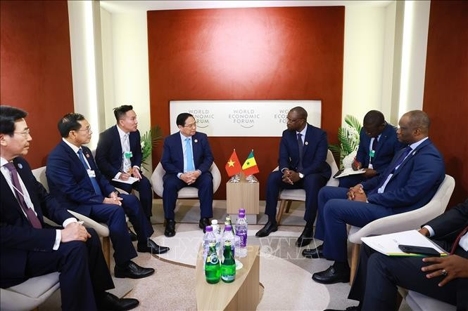 Thủ tướng Phạm Minh Chính gặp Thủ tướng Senegal Ousmane Sonko. (Ảnh: Dương Giang/TTXVN) Thủ tướng Phạm Minh Chính gặp Thủ tướng Senegal Ousmane Sonko. (Ảnh: Dương Giang/TTXVN)