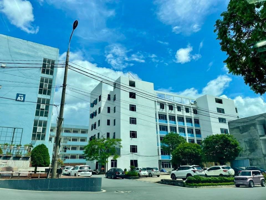 Khuôn viên trường Trường Đại học Y - Dược, Thái Nguyên.