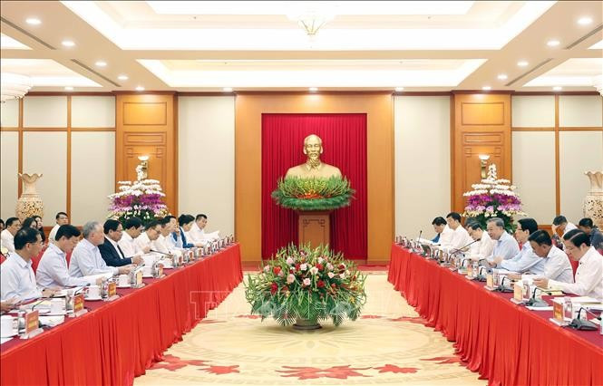 Tổng Bí thư Tô Lâm chủ trì buổi làm việc của Bộ Chính trị với Ban Thường vụ Đảng uỷ Chính phủ. (Ảnh: Thống Nhất/TTXVN) Tổng Bí thư Tô Lâm chủ trì buổi làm việc của Bộ Chính trị với Ban Thường vụ Đảng uỷ Chính phủ. (Ảnh: Thống Nhất/TTXVN)