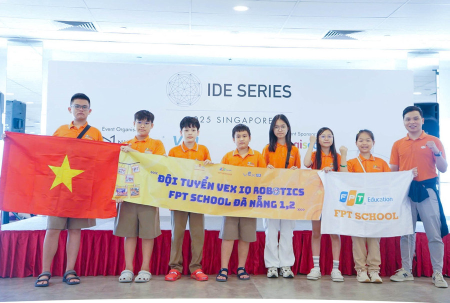 Học sinh FPT tham giải Robot VexIQ tại Singapore. 98.jpg