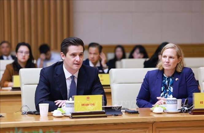 Ông Eric Johnson, Chủ tịch Phòng Thương mại Hoa Kỳ tại Hà Nội phát biểu. (Ảnh: Dương Giang/TTXVN) Ông Eric Johnson, Chủ tịch Phòng Thương mại Hoa Kỳ tại Hà Nội phát biểu. (Ảnh: Dương Giang/TTXVN)