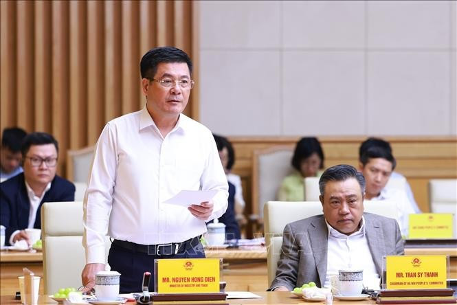 Bộ trưởng Bộ Công thương Nguyễn Hồng Diên phát biểu. (Ảnh: Dương Giang/TTXVN) Bộ trưởng Bộ Công thương Nguyễn Hồng Diên phát biểu. (Ảnh: Dương Giang/TTXVN)