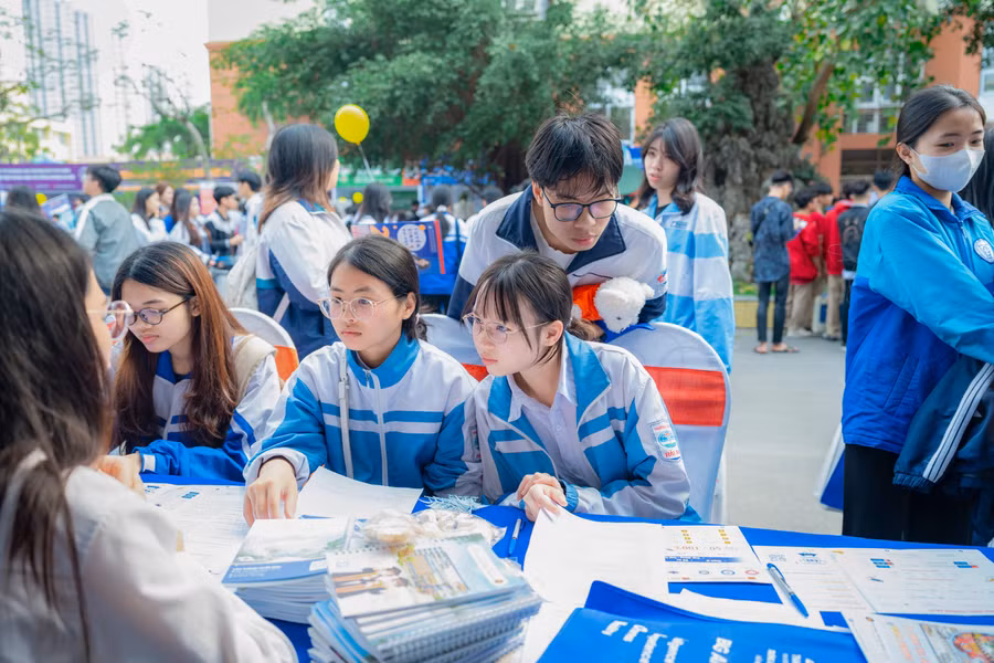 Thí sinh cần chủ động nắm bắt thông tin tuyển sinh đại học năm 2026.