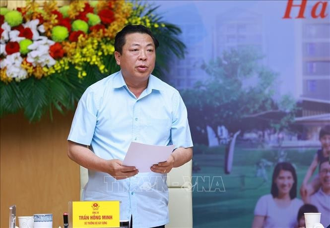 Bộ trưởng Bộ Xây dựng Trần Hồng Minh báo cáo tình hình triển khai nhà ở xã hội 5 tháng đầu năm, kế hoạch triển khai các tháng cuối năm 2025. (Ảnh: Dương Giang/ TTXVN) Bộ trưởng Bộ Xây dựng Trần Hồng Minh báo cáo tình hình triển khai nhà ở xã hội 5 tháng đầu năm, kế hoạch triển khai các tháng cuối năm 2025. (Ảnh: Dương Giang/ TTXVN)