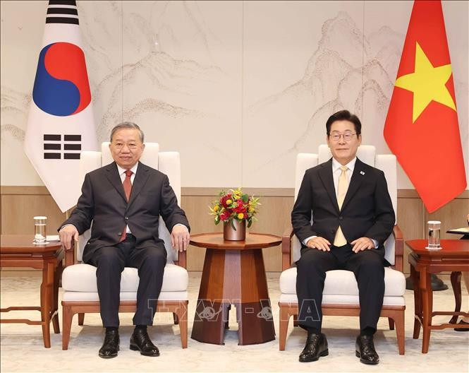 Tổng Bí thư Tô Lâm hội đàm hẹp với Tổng thống Hàn Quốc Lee Jae Myung. (Ảnh: Thống Nhất/TTXVN) Tổng Bí thư Tô Lâm hội đàm hẹp với Tổng thống Hàn Quốc Lee Jae Myung. (Ảnh: Thống Nhất/TTXVN)