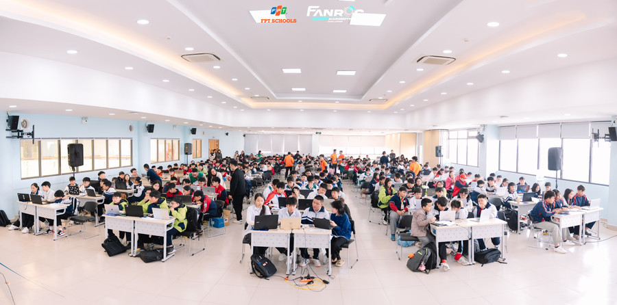 Đông đảo học sinh tham gia vòng thi AI tại Trường THPT FPT Hà Nội.