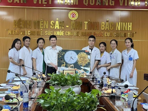 Sinh viên ngành Hộ sinh thực tập tại Bệnh viện Sản – Nhi tỉnh Bắc Ninh – cơ sở lâm sàng uy tín của nhà trường. 214-4614.jpg