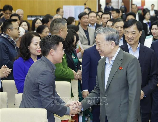 Tổng Bí thư Tô Lâm và các đại biểu. Ảnh: Thống Nhất/TTXVN Tổng Bí thư Tô Lâm và các đại biểu. Ảnh: Thống Nhất/TTXVN