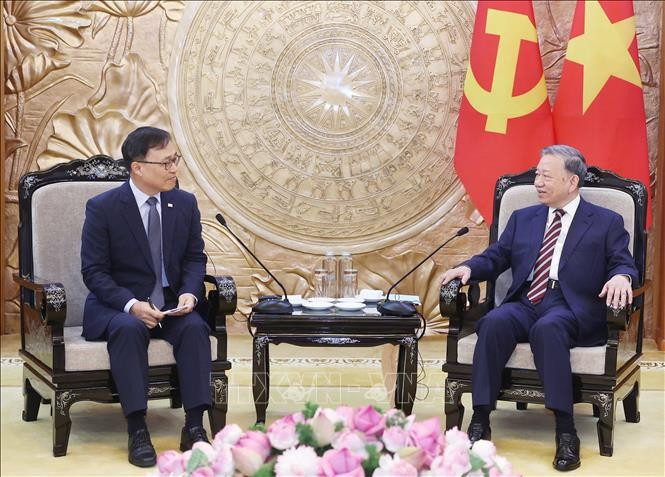 Tổng Bí thư Tô Lâm tiếp Đại sứ Hàn Quốc tại Việt Nam Choi Youngsam. Ảnh: Thống Nhất/TTXVN. Tổng Bí thư Tô Lâm tiếp Đại sứ Hàn Quốc tại Việt Nam Choi Youngsam. Ảnh: Thống Nhất/TTXVN.