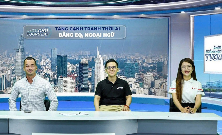 Các diễn giả đại diện DOL English, Song Nguyên Education tại buổi giao lưu tư vấn tuyển sinh ngày 14-8.