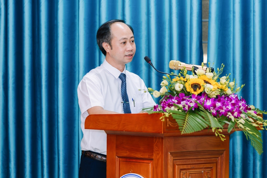 Thầy giáo Nguyễn Doãn Tiến – Hiệu trưởng nhà trường. 118.jpg
